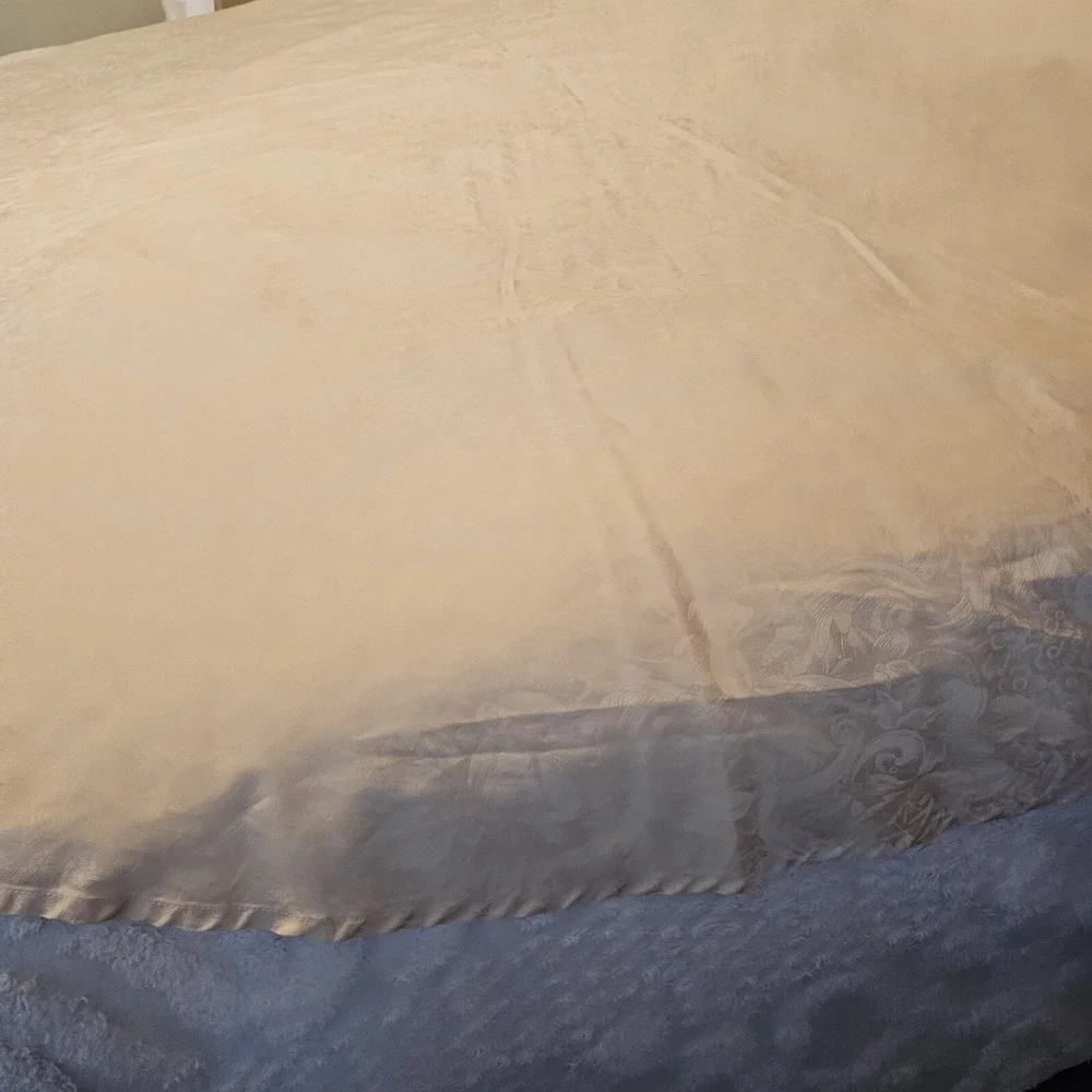 WATERFORD Ivory Floral Tablecloth Round 70